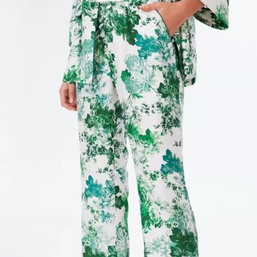 Cara Cara Green Floral SUIT with Cropped Pants